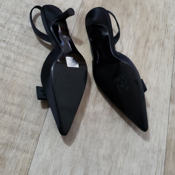 Stuart Weitzman sling back heels - Picture 2 of 3